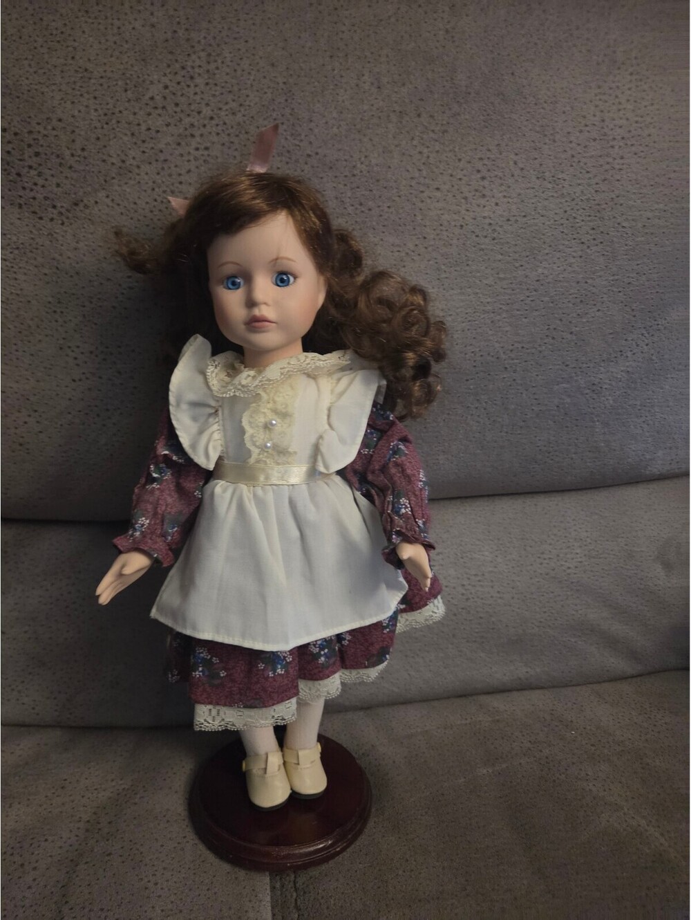 Vintage Geppeddo porcelain doll w/stand